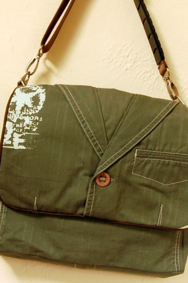 UPCYCLED MESSENGER BAG