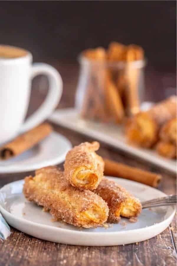 Baked Cinnamon Cream Cheese Roll-Ups