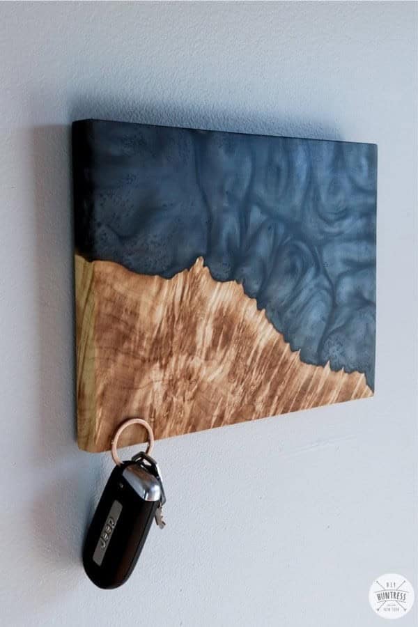 DIY Epoxy Resin And Wood Key Holder