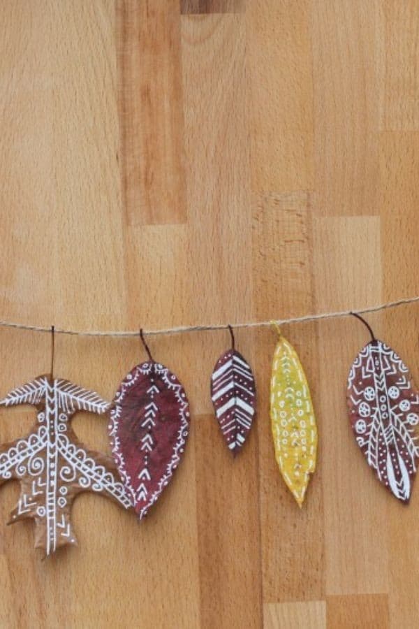 PAINTED LEAF GARLAND