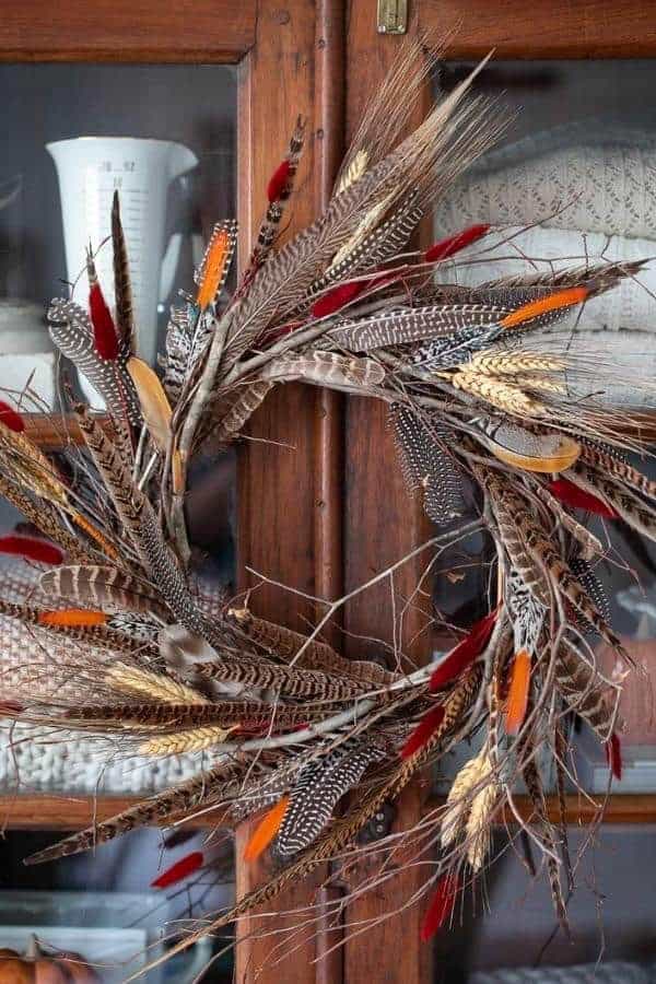 DIY FEATHER WREATH