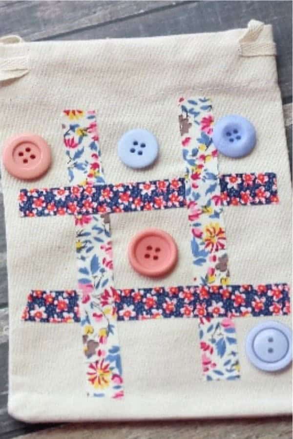 DIY Tic-Tac-Toe Travel Game Bag