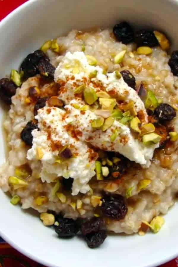 STEEL CUT OATS WITH RICOTTA, PISTACHIOS, & RAISINS