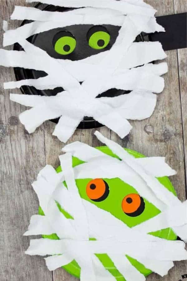 Moving Eyes Paper Plate Mummy Craft