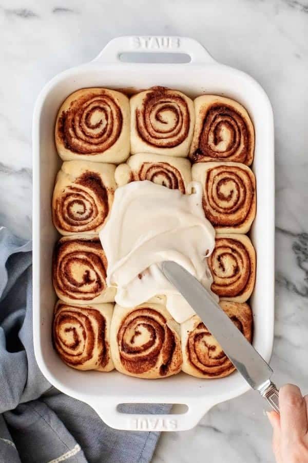 VEGAN CINNAMON ROLLS