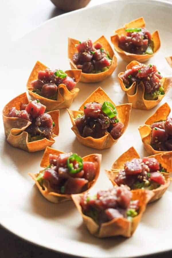 SPICY TUNA TARTARE IN WONTON CUPS