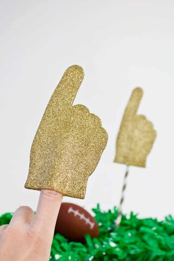 DIY GLITTER FOAM FINGERS