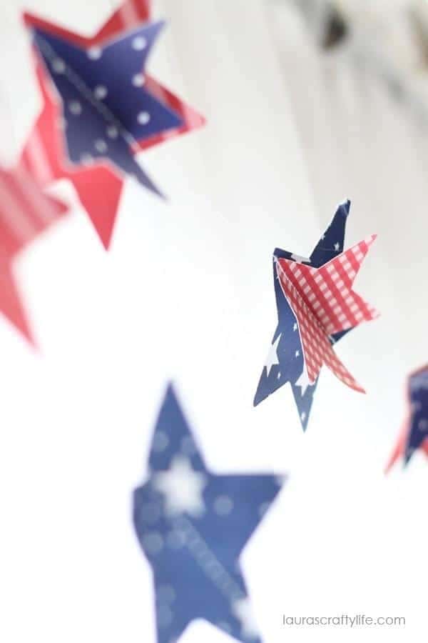 DIY PATRIOTIC PAPER GARLAND