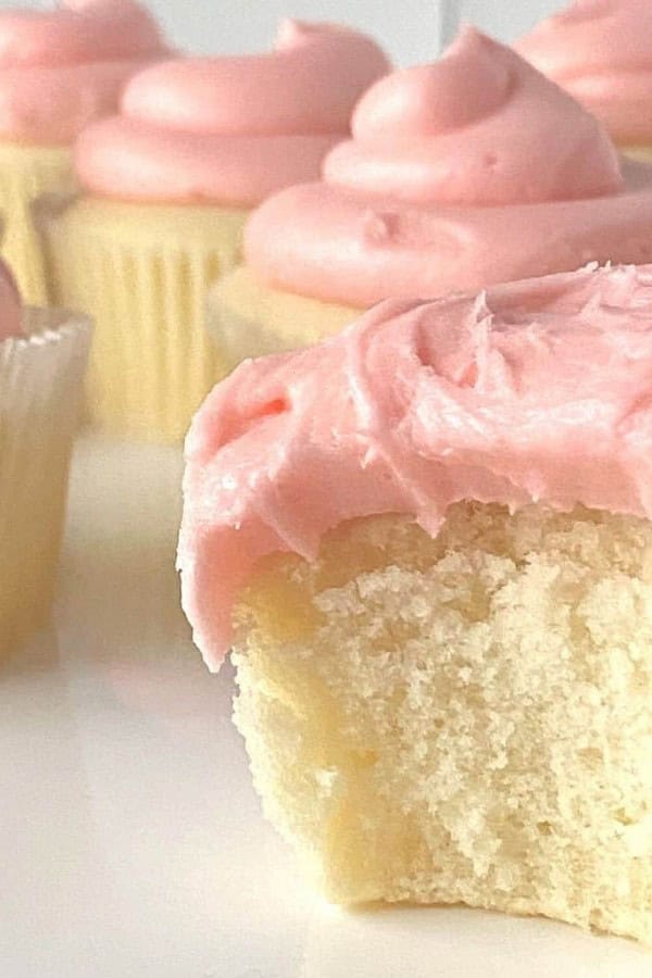 SUGAR-FREE MAGNOLIA STYLE CUPCAKES