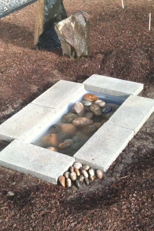 CONTEMPORARY GARDEN WATER FEATURE