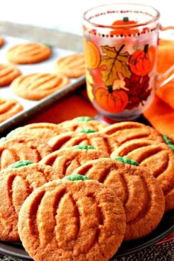 Pumpkin Shaped Sugar Cookies