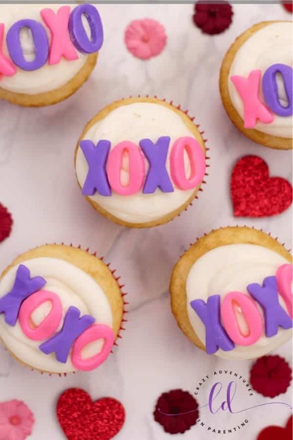 XOXO Valentine’s Cupcakes