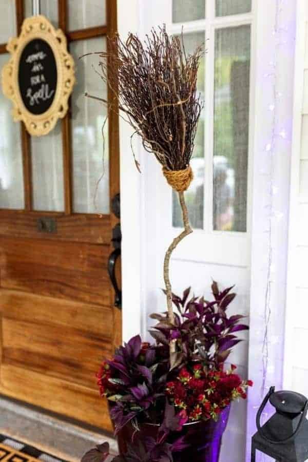 DIY WITCH BROOM