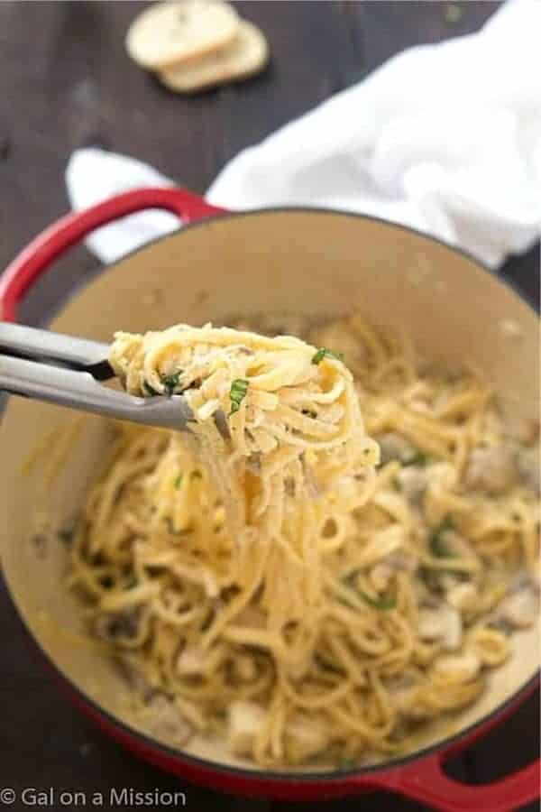 One-Pot Chicken and Mushroom Fettuccine Alfredo