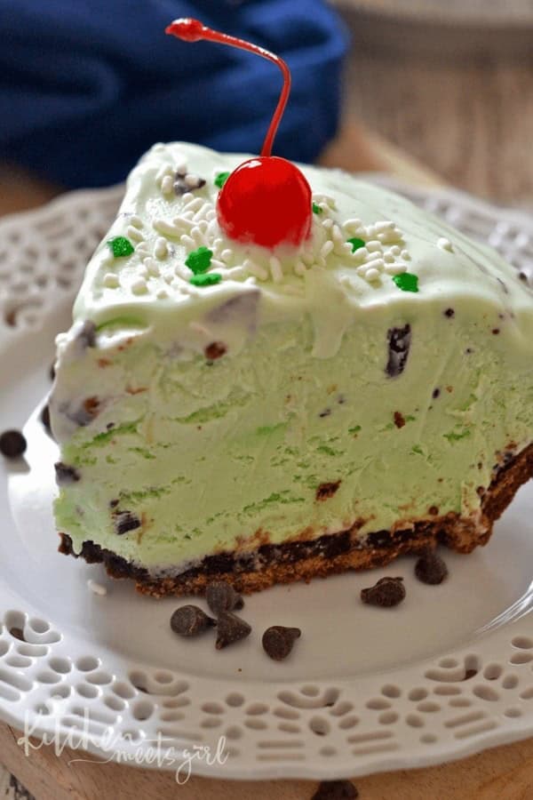 SHAMROCK FLUFF PIE