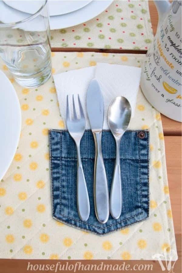 Easy Picnic Placemats with a Napkin Pocket