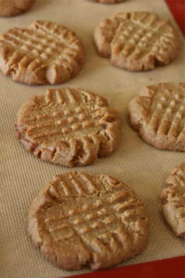 3 Ingredient Peanut Butter Cookies