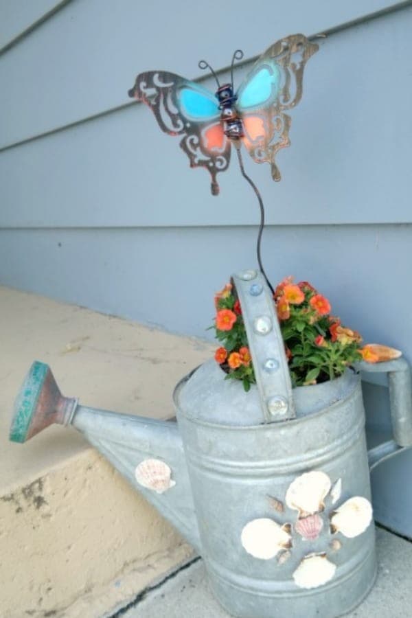 DIY VINTAGE METAL WATERING CAN GARDEN PLANTER