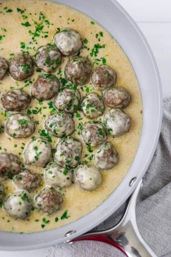 KÖTTBULLAR (SWEDISH MEATBALLS WITH GRAVY)