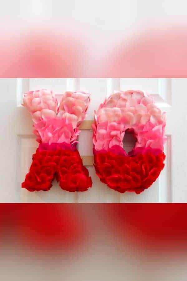 VALENTINE HUGS AND KISSES WREATH