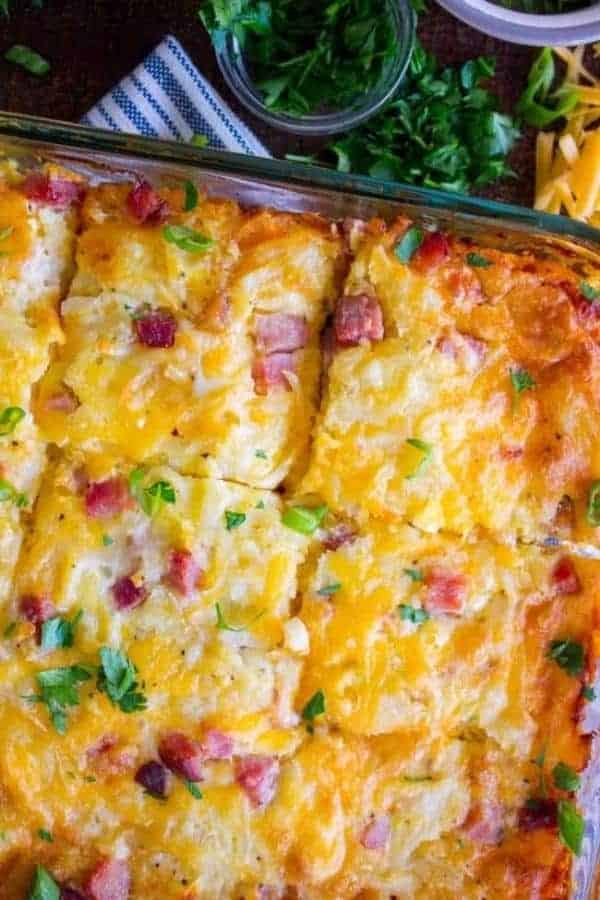 CHEESY HASHBROWN BREAKFAST CASSEROLE WITH HAM