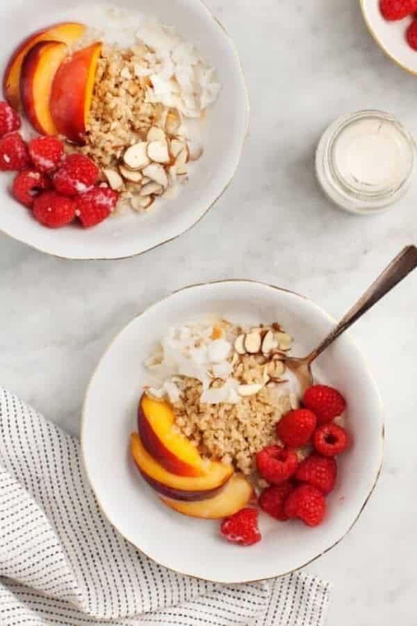 CINNAMON QUINOA BREAKFAST BOWL