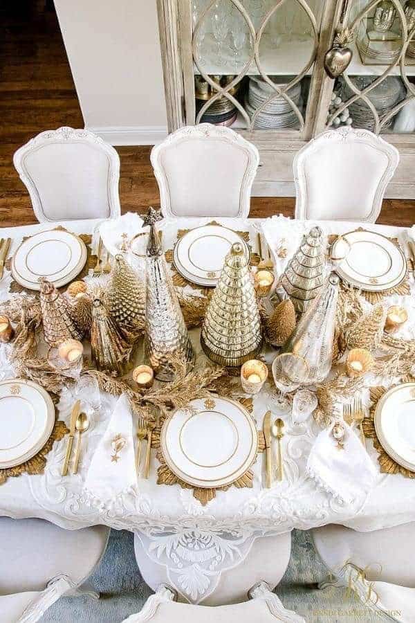 ELEGANT GOLD CHRISTMAS TABLESCAPE