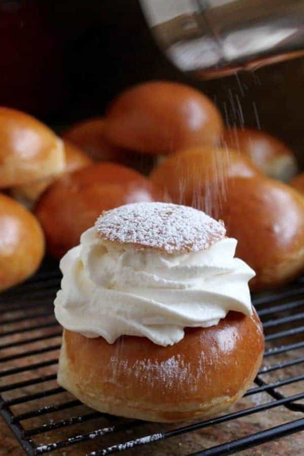 SWEDISH SEMLA BUNS