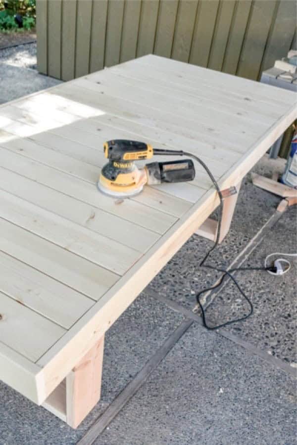 Modern DIY Patio Table