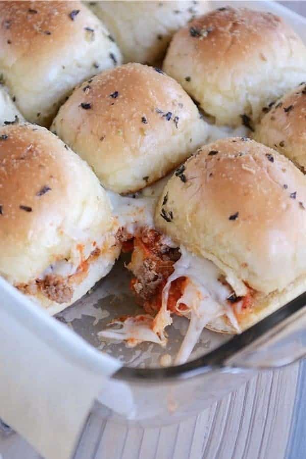 Pull-Apart Cheesy Pepperoni Pizza Sliders