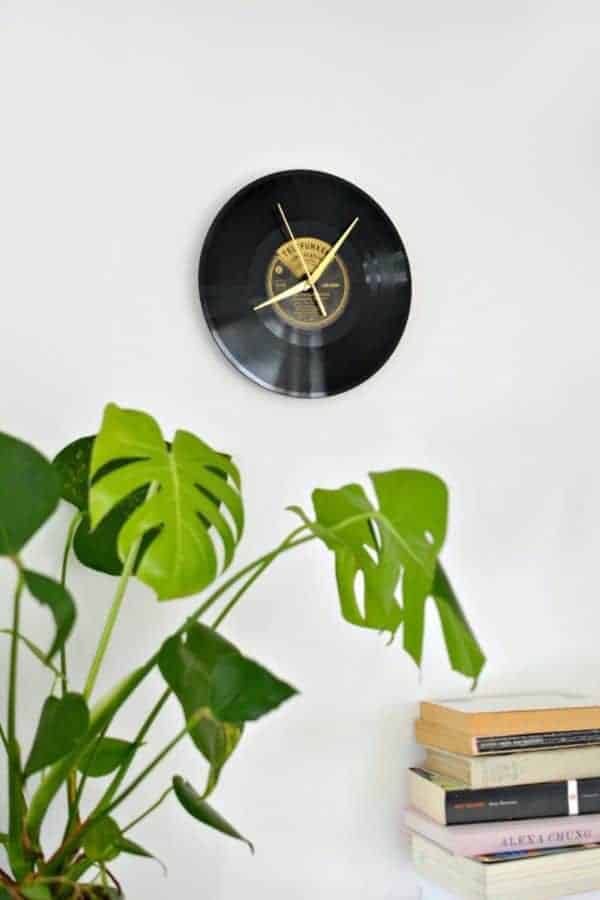 DIY VINYL WALL CLOCK