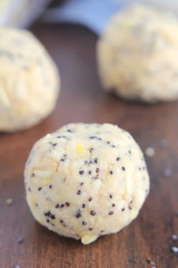 LEMON POPPY SEED ENERGY BITES