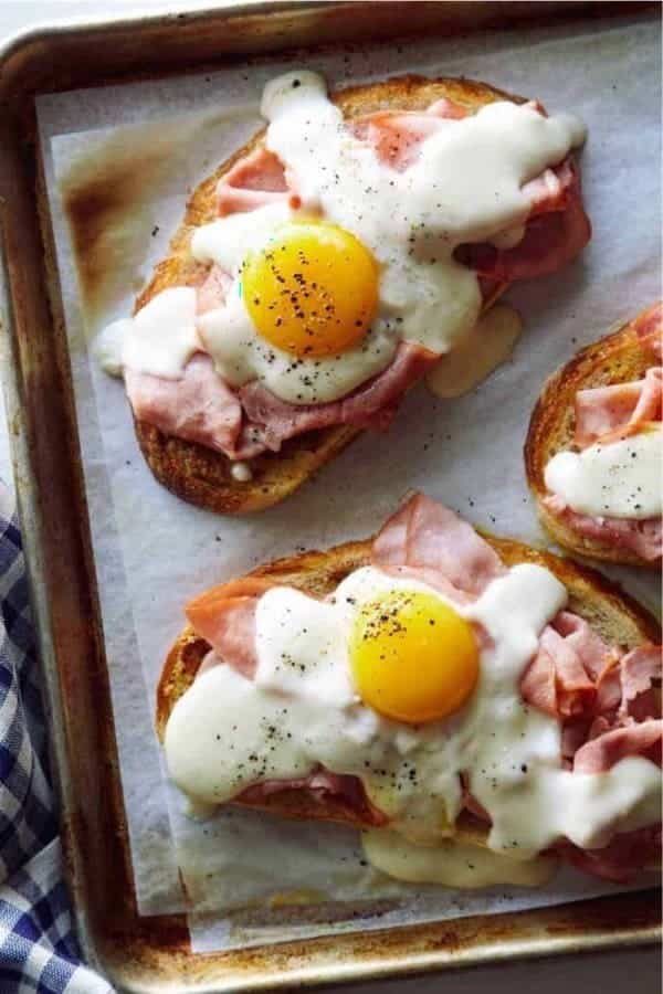 Croque Madame Toast