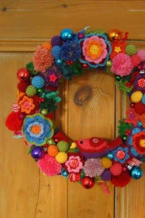 CHRISTMAS CROCHET WREATH