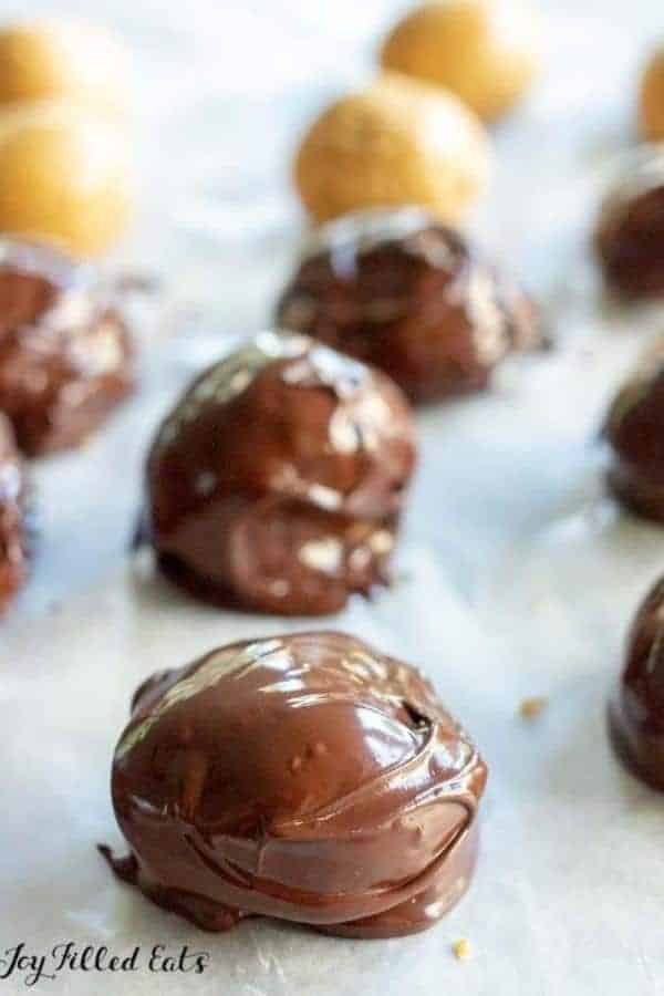 KETO PEANUT BUTTER BALLS