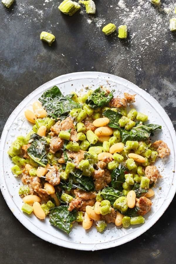 SPINACH MACARONI WITH BEANS