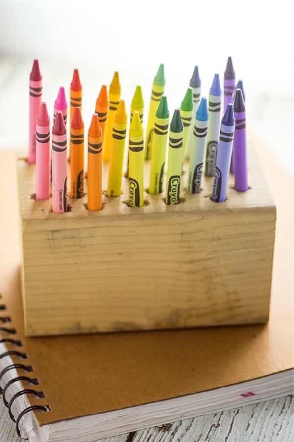 How to Make an Easy Crayon Organizer