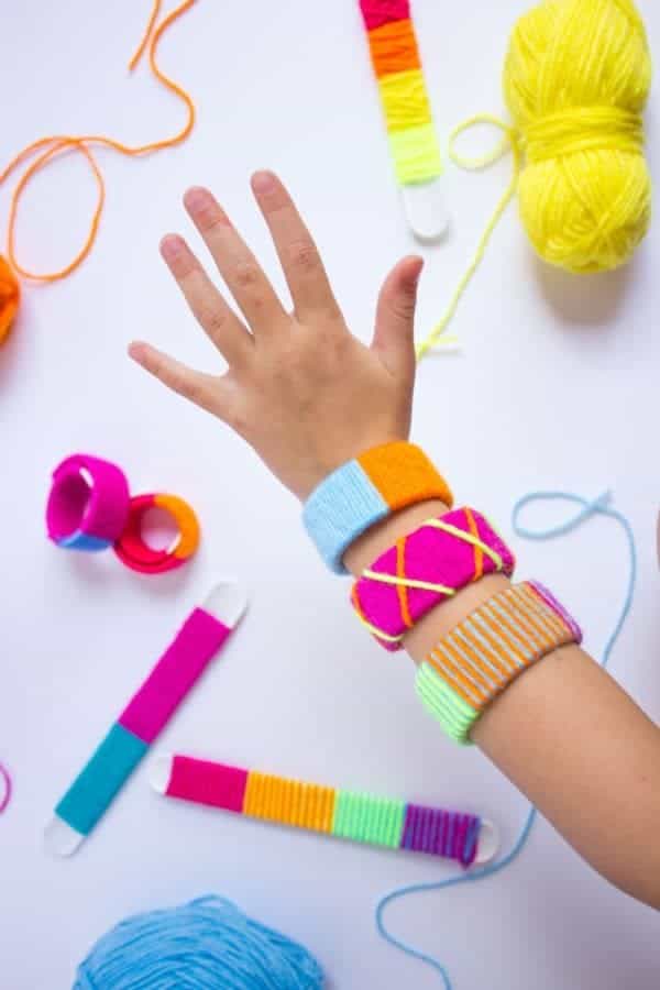 DIY SLAP BRACELETS WITH YARN