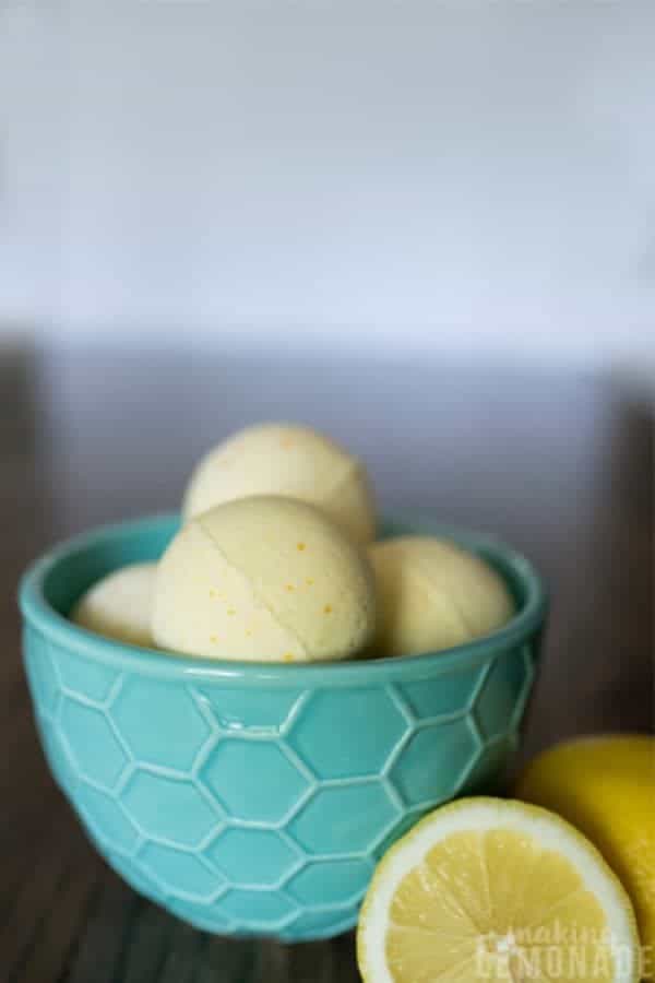 DIY Lemonade Bath Bombs