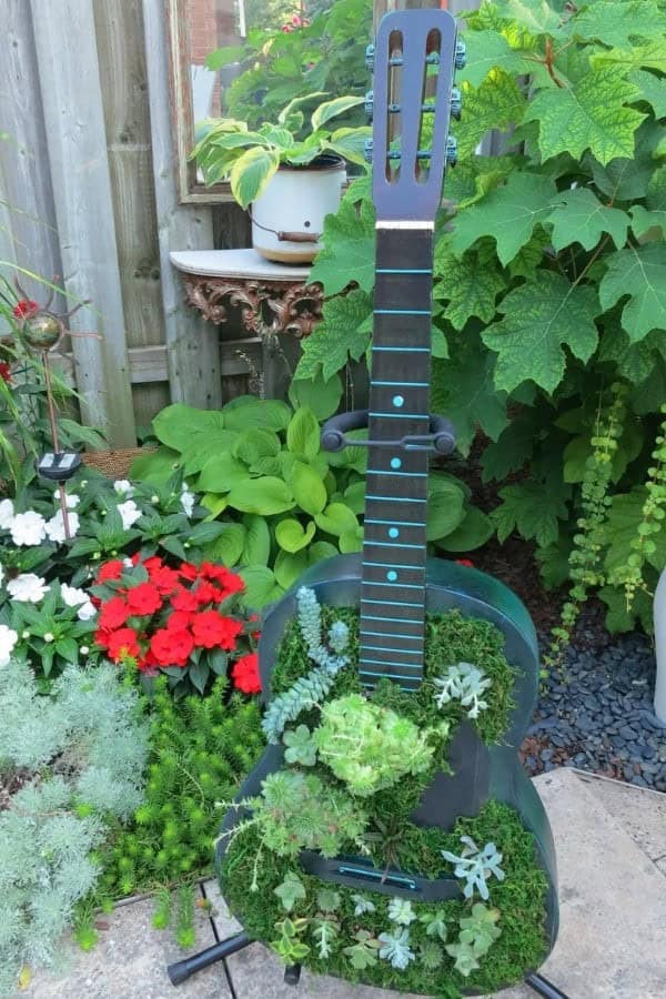 GUITAR PLANTER