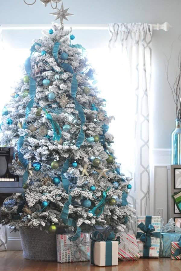 WHITE + BLUE CHRISTMAS TREE