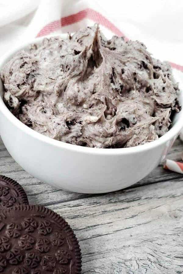 SIMPLY CREAMY OREO DIP