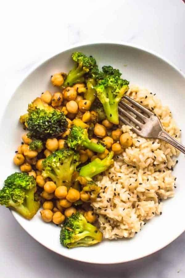 TERIYAKI BROCCOLI CHICKPEA STIR FRY