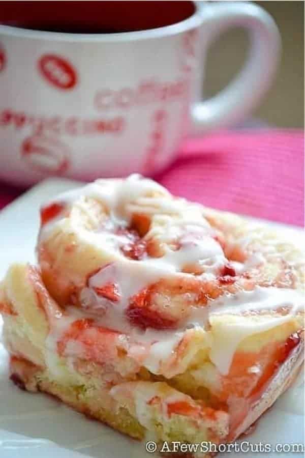 Strawberry Cinnamon Rolls Recipe