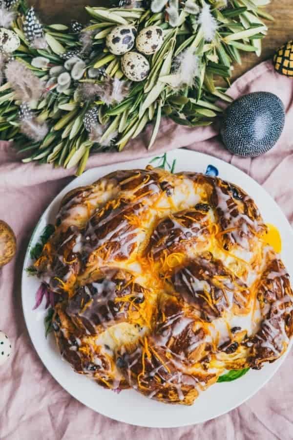 ORANGE EASTER BREAD WITH RAISINS