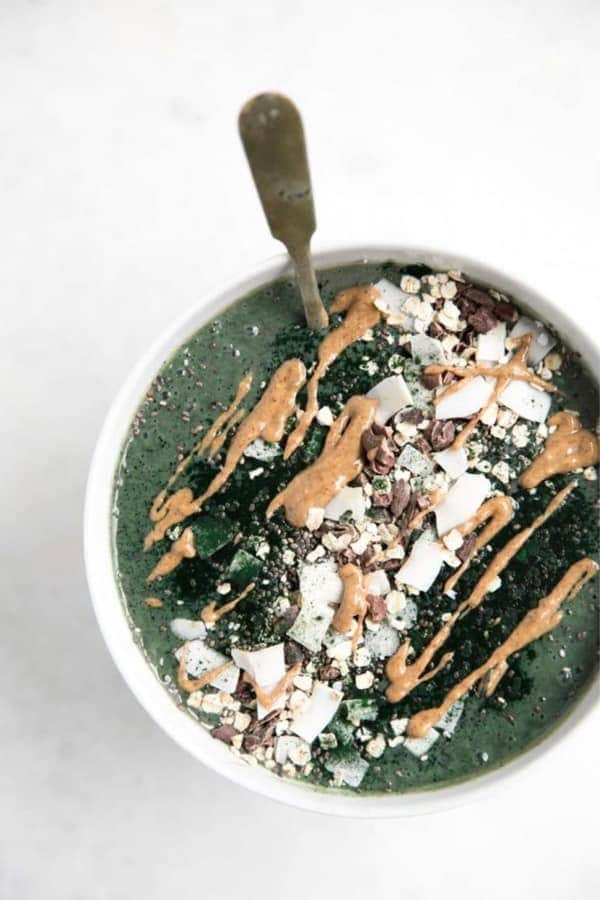 Almond Butter and Spirulina Smoothie Bowl