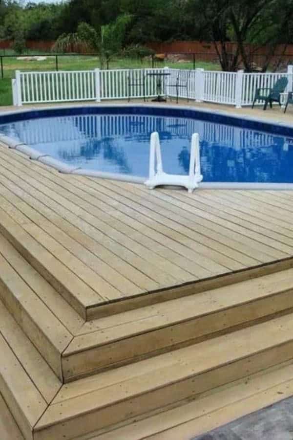 MULTI-LEVEL DECK SURROUND