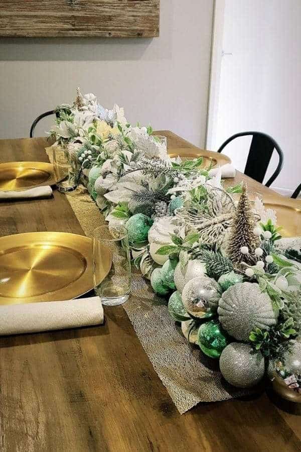 CHRISTMAS POOL NOODLE TABLE CENTERPIECE