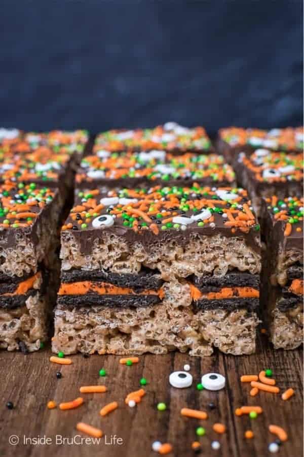 Halloween Oreo Stuffed Rice Krispie Treats