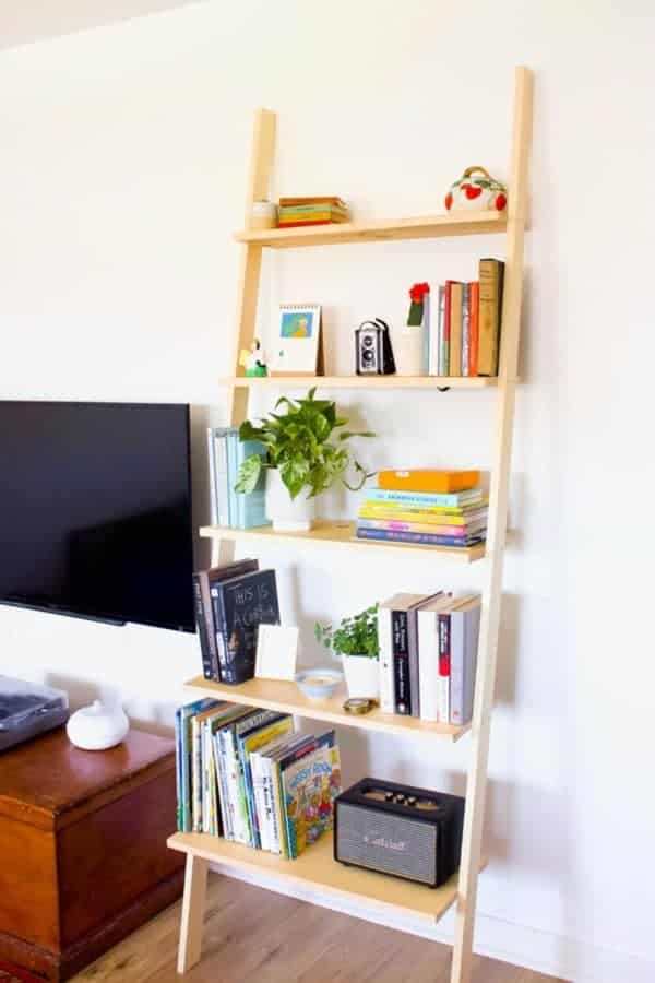 How to Build a DIY Leaning Bookshelf